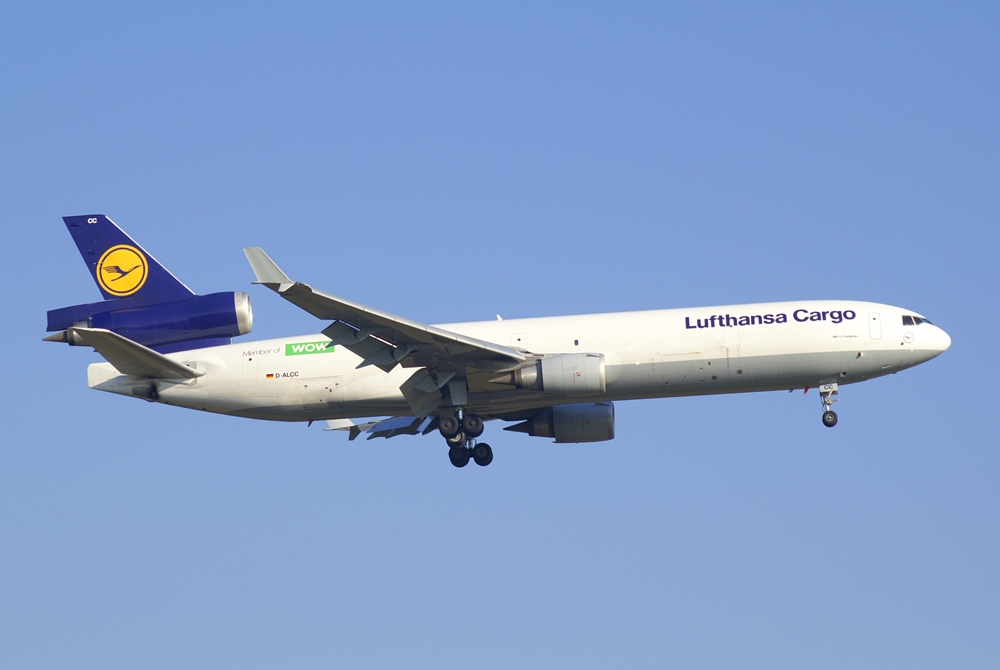 Flugzeugtyp: MD11, Fluggesellschaft: Lufthansa Cargo (LH/GEC), Kennzeichen: D-ALCC, Flughafen: Frankfurt am Main, Datum: 03.April 2005, Bild: Steffen Remmel
