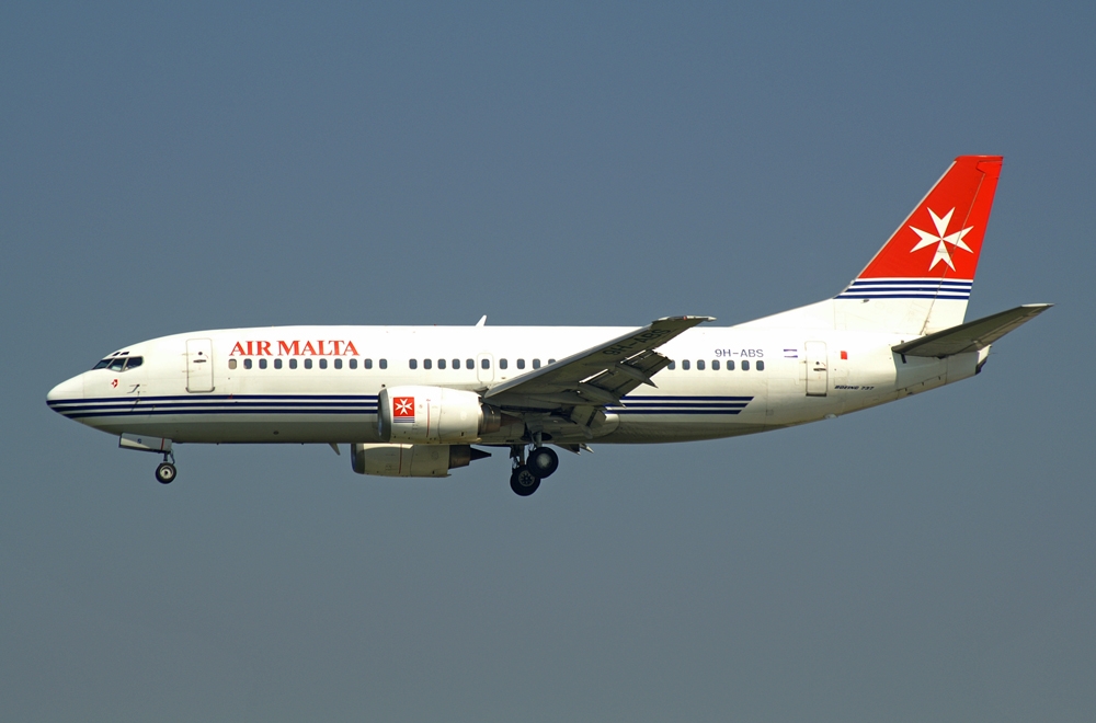 Flugzeugtyp: B737-300, Fluggesellschaft: Air Malta (KM/AMC), Kennzeichen: 9H-ABS, Flughafen: Frankfurt am Main, Datum: 01.Mai 2005, Bild: Steffen Remmel