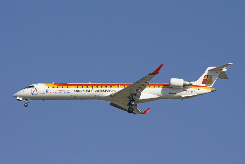 Flugzeugtyp: CRJ900, Fluggesellschaft: Air Nostrum (YW/ANS), Kennzeichen: EC-JZV, Flughafen: Madrid-Barajas, Datum: 26.Dezember 2008, Bild: Steffen Remmel