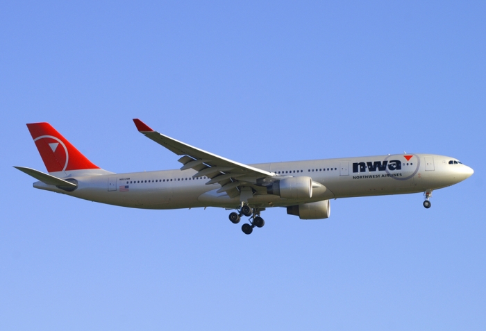 Flugzeugtyp: A330-300, Fluggesellschaft: Northwest Airlines (NW/NWA), Kennzeichen: N802NW, Flughafen: Frankfurt am Main, Datum: 15.Juli 2006, Bild: Steffen Remmel