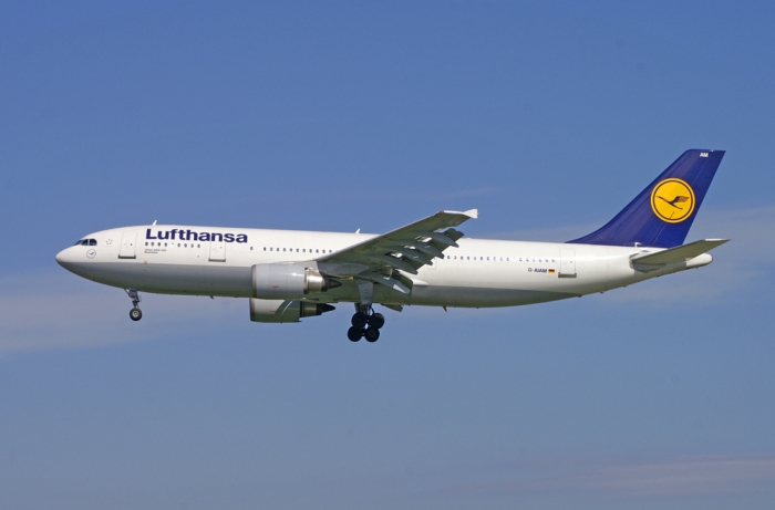 Flugzeugtyp: A300-600, Fluggesellschaft: Lufthansa (LH/DLH), Kennzeichen: D-AIAM, Flughafen: Frankfurt am Main, Datum: 19.August 2006, Bild: Steffen Remmel