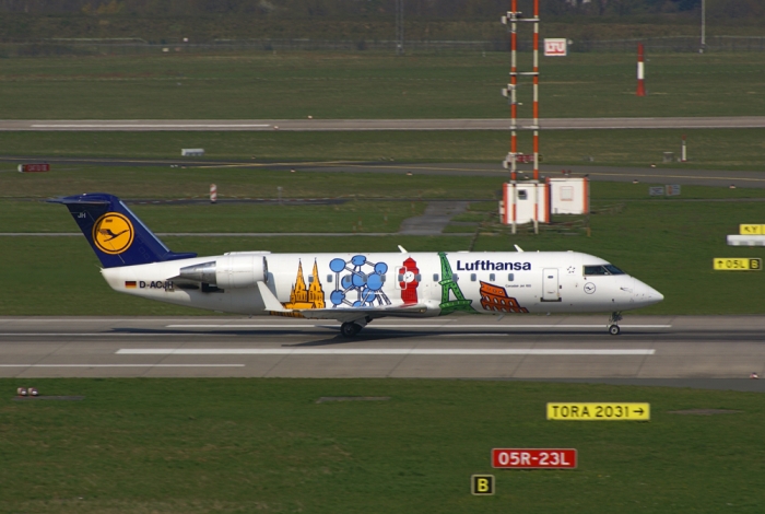 Flugzeugtyp: CRJ100/200, Fluggesellschaft: Lufthansa CityLine GmbH (CL/CLH), Kennzeichen: D-ACJH, Flughafen: Düsseldorf, Datum: 01.April 2007, Bild: Steffen Remmel