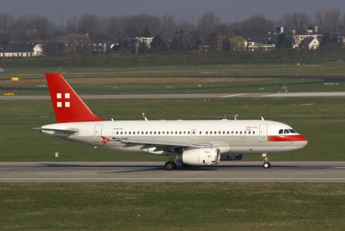 Flugzeugtyp: A319, Fluggesellschaft: PrivatAir GmbH (-/PTG), Kennzeichen: D-APAC, Flughafen: Düsseldorf, Datum: 01.April 2007, Bild: Steffen Remmel