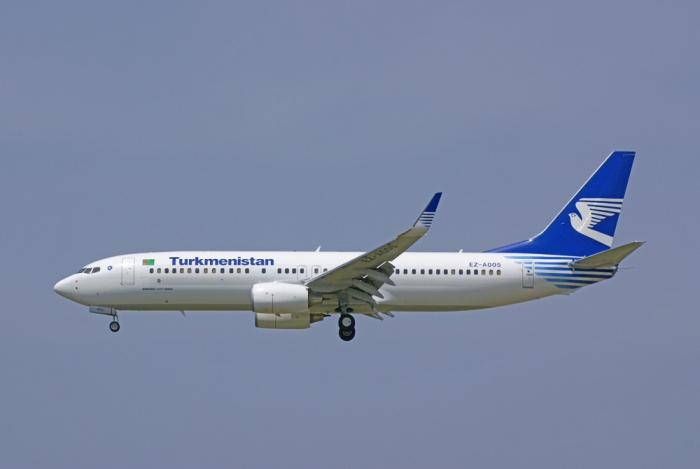 Flugzeugtyp: B737-800, Fluggesellschaft: Turkmenistan Airlines (T5/TUA), Kennzeichen: EZ-A005, Flughafen: Frankfurt am Main, Datum: 26.Mai 2007, Bild: Steffen Remmel
