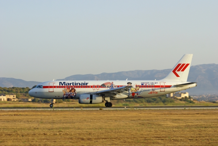 Flugzeugtyp: A320-200, Fluggesellschaft: Martinair (MP/MPH), Kennzeichen: PH-MPE, Flughafen: Palma de Mallorca, Datum: 05.August 2007, Bild: Steffen Remmel
