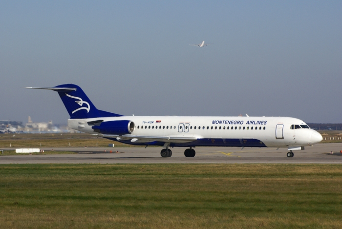 Flugzeugtyp: F100, Fluggesellschaft: Montenegro Airlines (YM/MGX), Kennzeichen: YU-AOM, Flughafen: Frankfurt am Main, Datum: 14.Oktober 2007, Bild: Steffen Remmel
