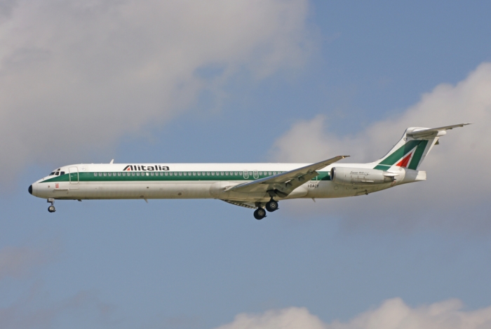 Flugzeugtyp: MD-82, Fluggesellschaft: Alitalia (AZ/AZA), Kennzeichen: I-DACY, Flughafen: Frankfurt am Main, Datum: 01.Mai 2008, Bild: Steffen Remmel