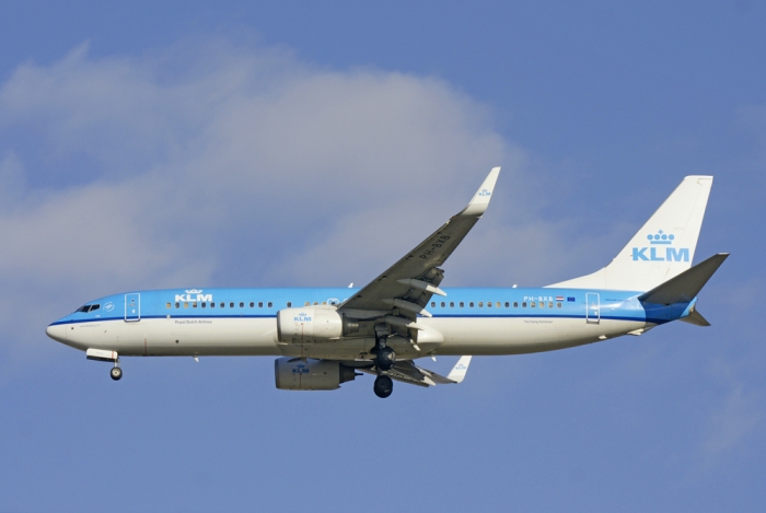 Flugzeugtyp: B737-800, Fluggesellschaft: KLM Royal Dutch Airlines (KL/KLM), Kennzeichen: PH-BXB, Flughafen: Madrid-Barajas, Datum: 26.Dezember 2008, Bild: Steffen Remmel