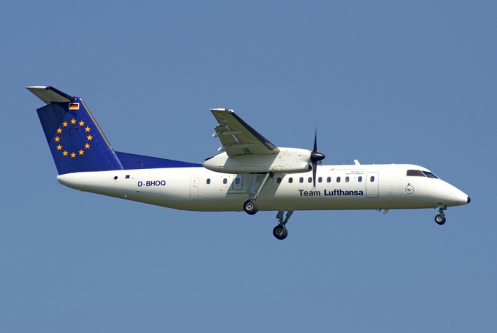 Flugzeugtyp: Q300, Fluggesellschaft: Augsburg Airways (IQ/AUB), Kennzeichen: D-BHOQ, Flughafen: Frankfurt am Main, Datum: 19.Mai 2005, Bild: Steffen Remmel