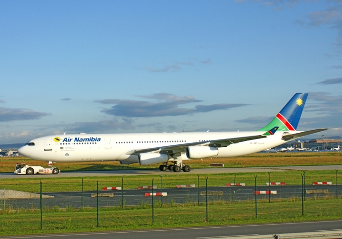 Flugzeugtyp: A340-300, Fluggesellschaft: Air Namibia (SW/NMB), Kennzeichen: V5-NMF, Flughafen: Frankfurt am Main, Datum: 25.Juli 2009, Bild: Steffen Remmel