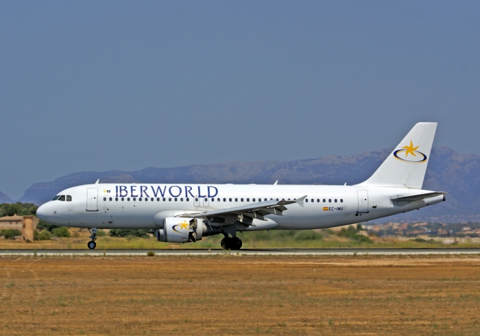 Flugzeugtyp: A320-200, Fluggesellschaft: Iberworld Airlines, S.A. (TY/IWD), Kennzeichen: EC-IMU, Flughafen: Palma de Mallorca, Datum: 05.August 2007, Bild: Steffen Remmel