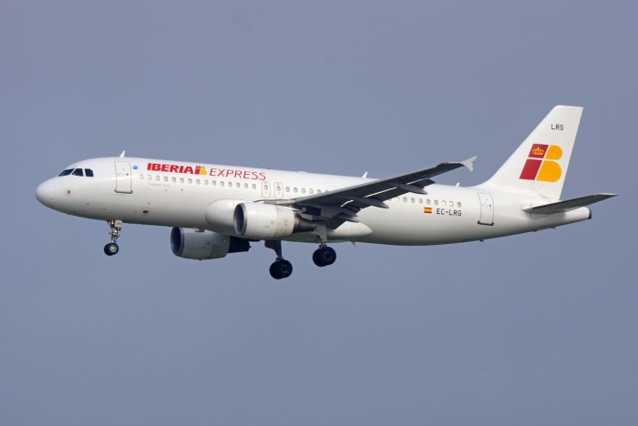 Flugzeugtyp: A320-200, Fluggesellschaft: Iberia Express (I2/IBS), Kennzeichen: EC-LRG, Flughafen: Frankfurt am Main, Datum: 25.September 2013, Bild: Steffen Remmel