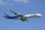 Flugzeugtyp: A340-300, Fluggesellschaft: LAN Chile (LA/LAN), Kennzeichen: CC-CQF, Flughafen: Frankfurt am Main, Datum: 19.Juni 2007, Bild: Steffen Remmel